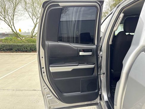 Used 2017 Toyota Tundra SR5 image 15