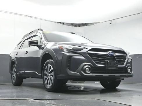 Used 2024 Subaru Outback Premium AWD/4WD image 32