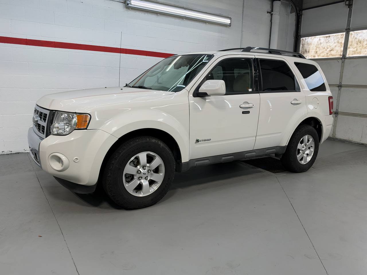 Used 2010 Ford Escape 4WD Hybrid image 2
