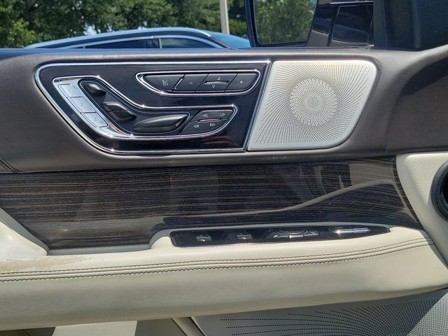 Used 2020 Lincoln Navigator Black Label w/ Cargo Convenience Package AWD/4WD image 18