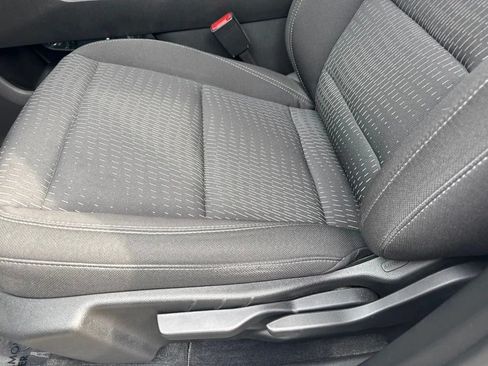 Used 2025 Chevrolet Equinox LT w/ Safety and Technology Package AWD/4WD image 17