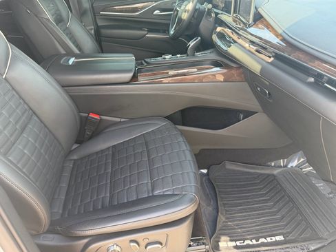 Used 2023 Cadillac Escalade Sport Platinum w/ LPO, ONYX Package image 12