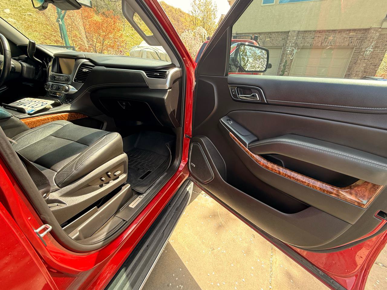 Used 2015 Chevrolet Tahoe LTZ AWD/4WD image 29