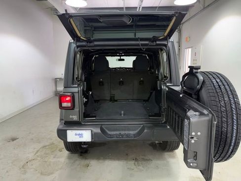 Used 2022 Jeep Wrangler Unlimited Sport AWD/4WD image 8