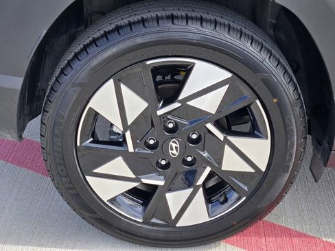 Used 2024 Hyundai Kona SEL image 10