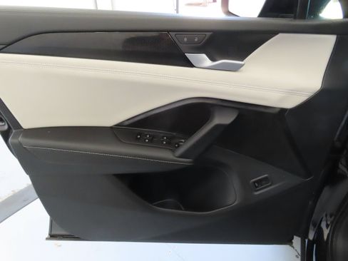 New 2026 Volkswagen Tiguan SE AWD/4WD image 10