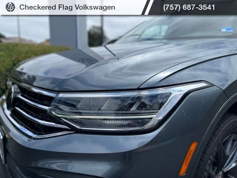 Used 2023 Volkswagen Tiguan SE FWD image 11