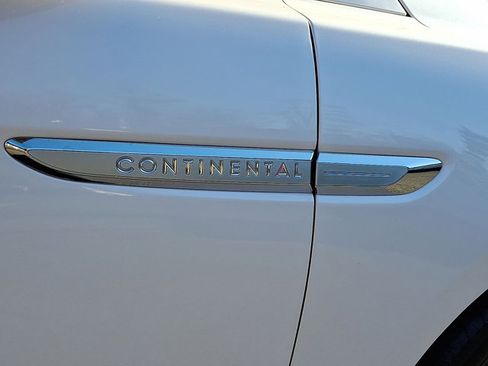 Used 2019 Lincoln Continental Reserve image 26
