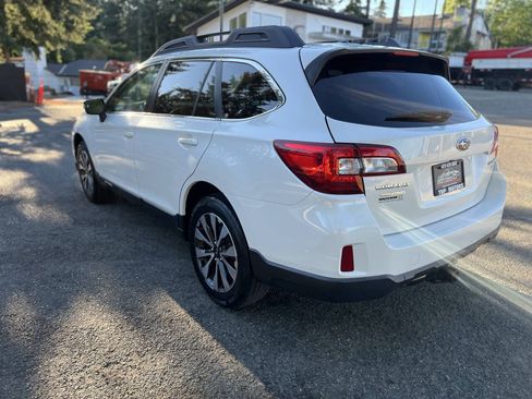 Used 2015 Subaru Outback 2.5i Limited AWD/4WD image 7