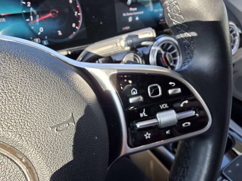 Certified 2022 Mercedes-Benz GLA 250 4MATIC image 15