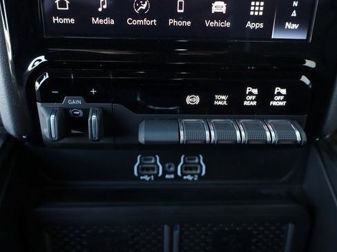 Used 2025 RAM 2500 Laramie w/ Sport Appearance Package image 28