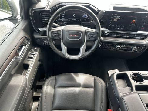 Used 2025 GMC Sierra 1500 SLT AWD/4WD image 17