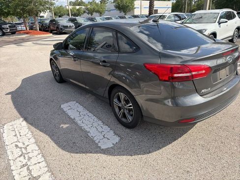 Used 2016 Ford Focus SE FWD image 10