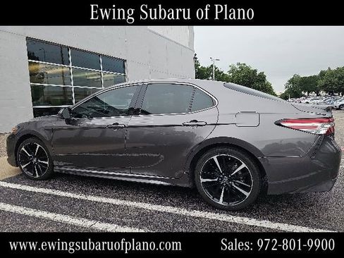 Used 2018 Toyota Camry XSE FWD image 3
