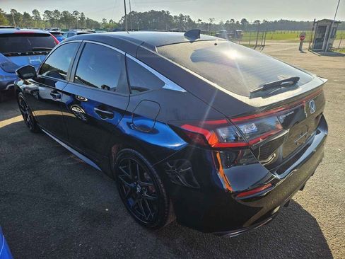 Used 2022 Honda Civic Sport Touring image 3