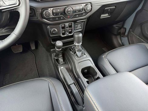 New 2026 Jeep Gladiator Sport image 23