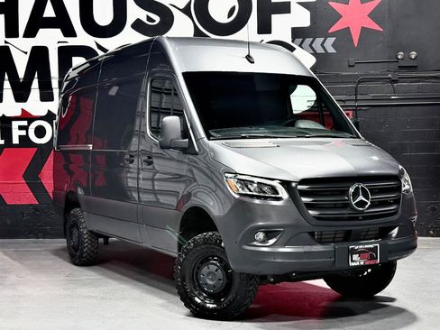 Used 2023 Mercedes-Benz Sprinter 2500 image 2