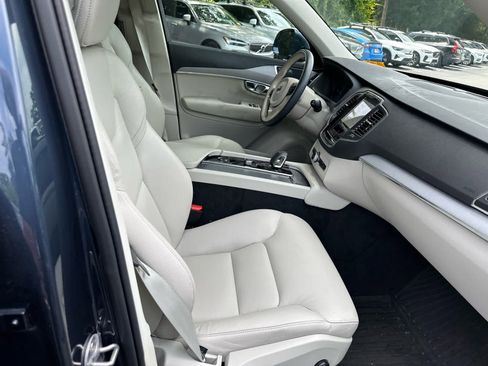 Used 2024 Volvo XC90 B5 Core w/ Protection Package AWD/4WD image 33