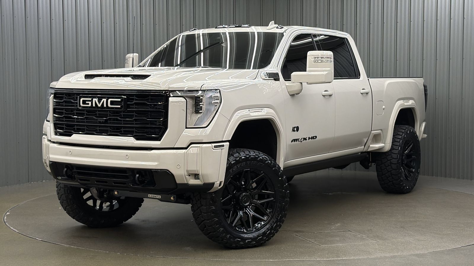 Used 2026 GMC Sierra 2500 AT4X w/ LPO, Black Badging Package AWD/4WD image 1