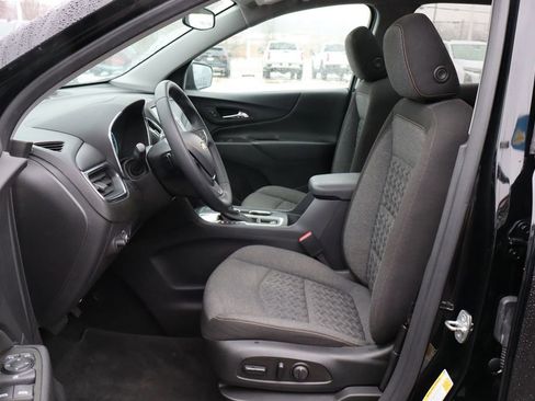 Used 2024 Chevrolet Equinox LT image 9