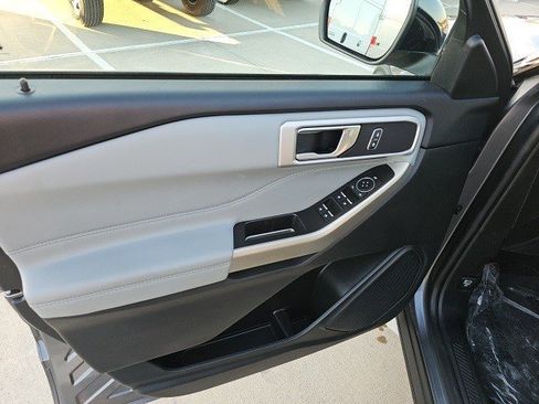 Used 2022 Ford Explorer XLT w/ Equipment Group 202A image 20