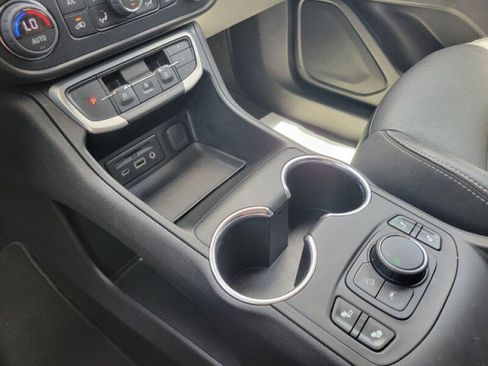 Used 2024 GMC Terrain SLT FWD image 23