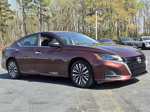 Certified 2025 Nissan Altima 2.5 SV image 4