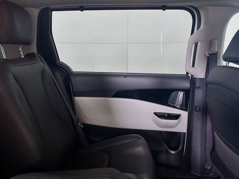 Used 2024 Kia Carnival SX FWD image 32