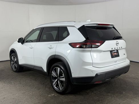 Used 2026 Nissan Rogue SL FWD image 5