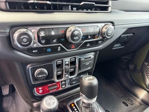Certified 2024 Jeep Wrangler Unlimited Rubicon 4xe w/ Convenience Group AWD/4WD image 24