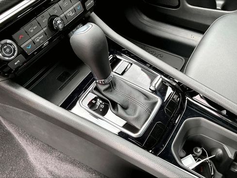 New 2026 Jeep Compass Latitude image 22