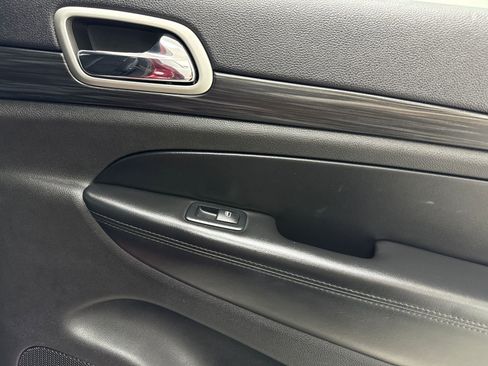 Used 2019 Jeep Grand Cherokee Altitude RWD image 43