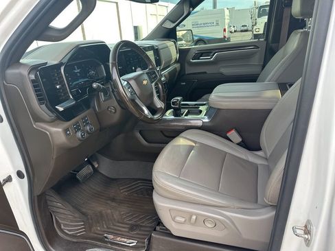 Used 2024 Chevrolet Silverado 1500 LTZ image 17