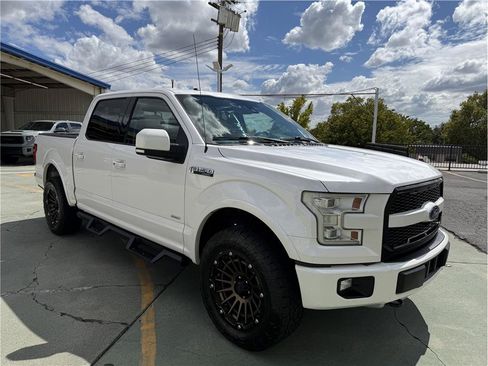 Used 2016 Ford F150 Lariat w/ Equipment Group 502A Luxury AWD/4WD image 4