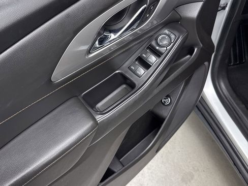 Used 2018 Chevrolet Traverse LT image 13