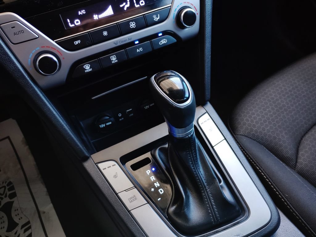 Used 2018 Hyundai Elantra Value Edition FWD image 30
