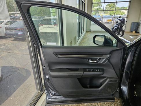 Used 2024 Honda CR-V LX image 17