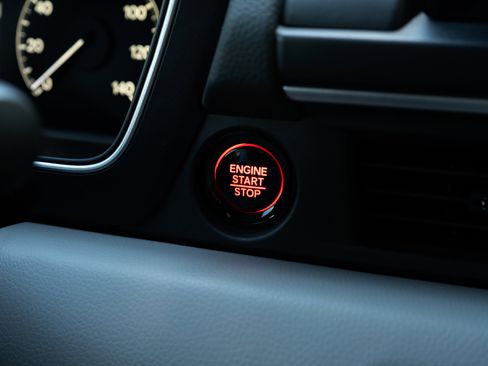 Certified 2025 Honda Pilot Touring image 26