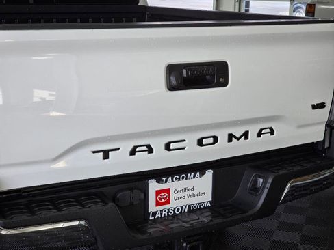 Used 2023 Toyota Tacoma TRD Off-Road image 13