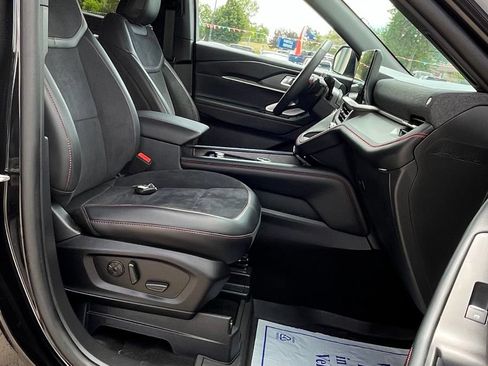 Used 2025 Ford Explorer ST AWD/4WD image 26