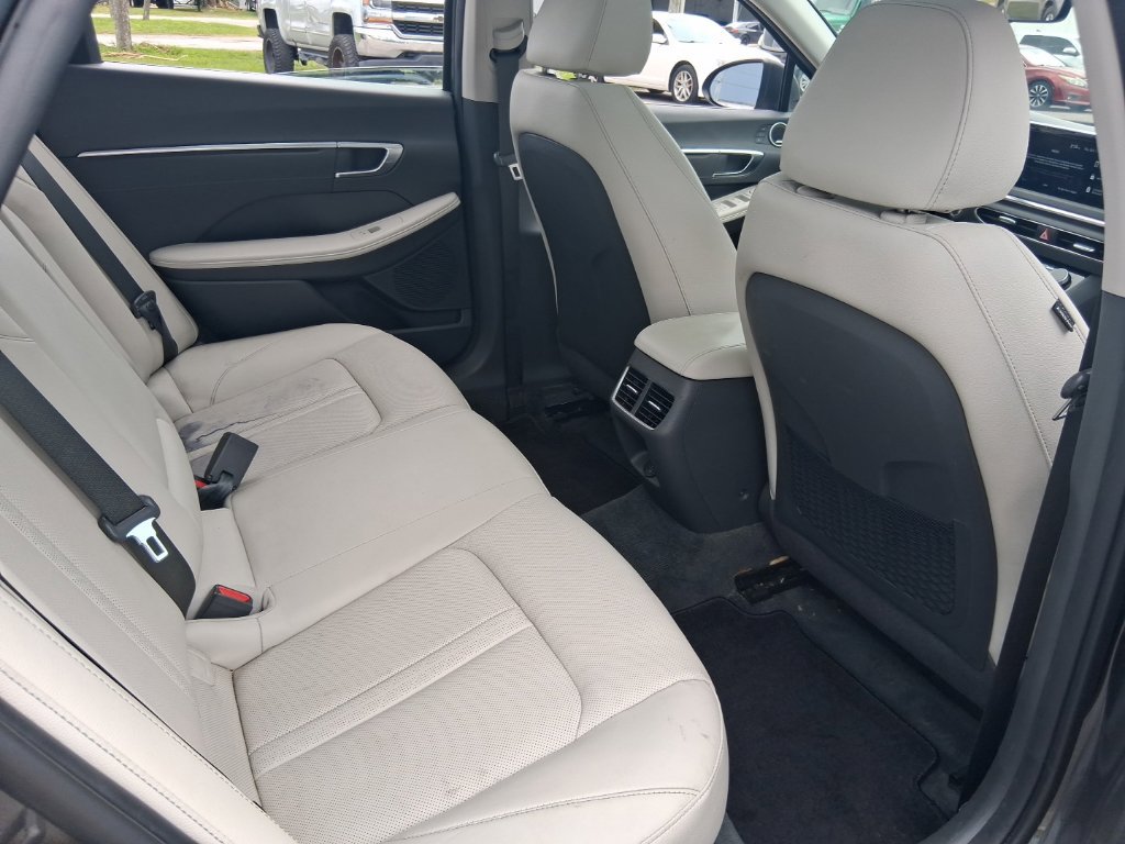 Used 2023 Hyundai Sonata Limited w/ Preferred Accessory Package FWD image 19
