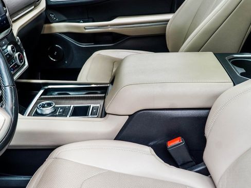 Used 2024 Ford Expedition Max Limited image 17