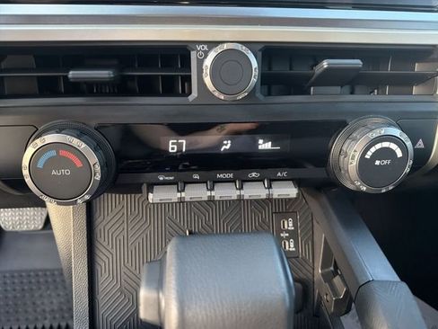 Used 2025 Toyota Tacoma TRD Off-Road image 22