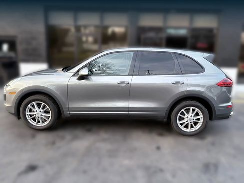 Used 2018 Porsche Cayenne image 2