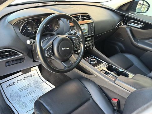 Used 2017 Jaguar F-PACE Premium AWD/4WD image 16