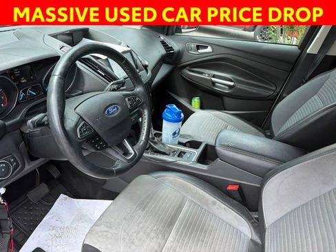 Used 2018 Ford Escape SE w/ SE Sport Appearance Package FWD image 9