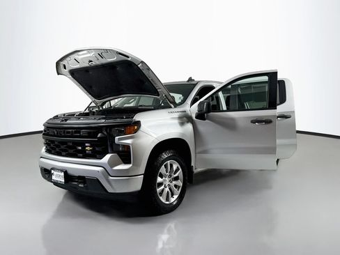 Used 2022 Chevrolet Silverado 1500 Custom AWD/4WD image 17