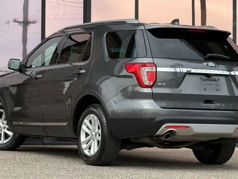 Used 2017 Ford Explorer XLT w/ Equipment Group 202A FWD image 7