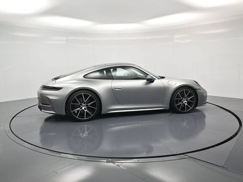 Used 2025 Porsche 911 Carrera T RWD image 31