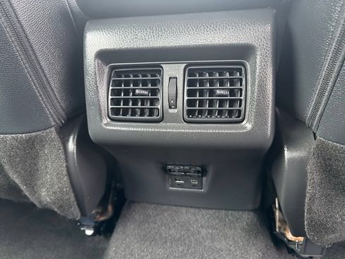 Used 2025 Toyota Camry SE FWD image 15